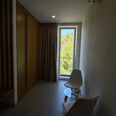 Serenity In Hotel *