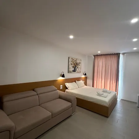 Serenity In 호텔 Lezhë