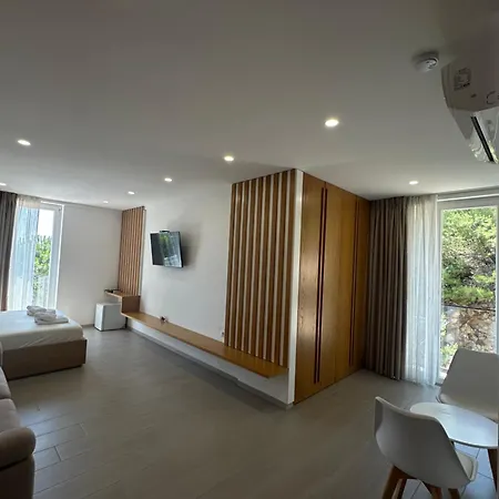 Serenity In 호텔 Lezhë