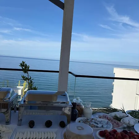 Hotel Serenity In *