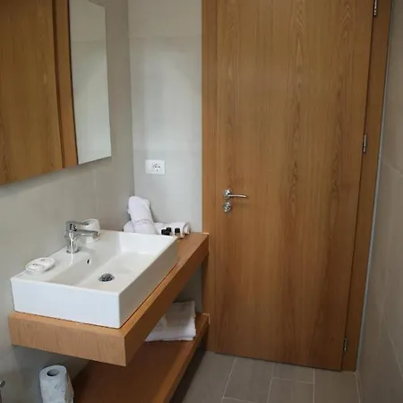 Serenity In Hotel *