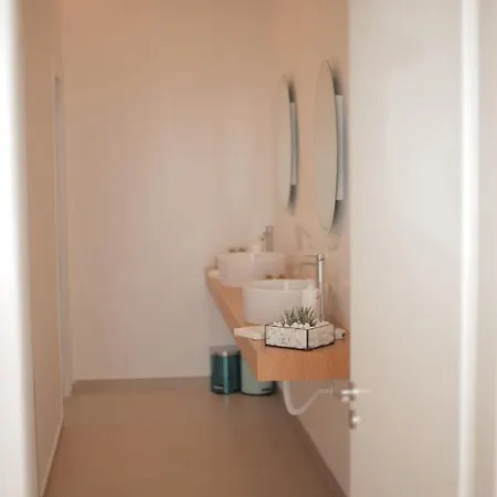 Otel Serenity In *